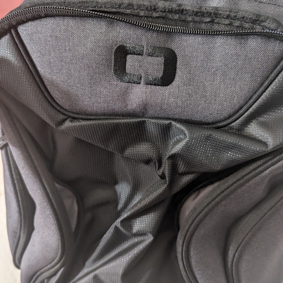 Brand NWT BLACK/GRAY OGIO hatch pack laptop backpack - Picture 4 of 5